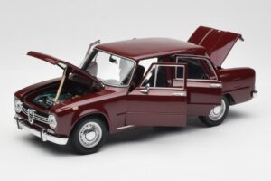 Alfa Romeo Giulia 1300 Dark Red Minichamps 1:18 180120906 Diecast — photo 2 of 8