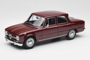 Alfa Romeo Giulia 1300 Dark Red Minichamps 1:18 180120906 Diecast