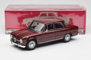 Alfa Romeo Giulia 1300 Dark Red Minichamps 1:18 180120906 Diecast — photo 8 of 8