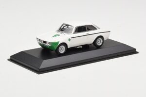 Alfa Romeo Giulia 1300 GTA Junior White Minichamps 1:43 400120601 Diecast — photo 2 of 3