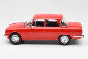 Alfa Romeo Giulia Nuova Super Red MCG 1:18 MCG18145 Diecast — photo 3 of 6
