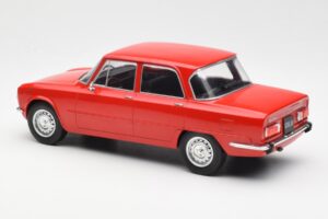 Alfa Romeo Giulia Nuova Super Red MCG 1:18 MCG18145 Diecast — photo 5 of 6