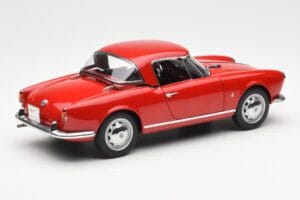 Alfa Romeo Giulietta 1300 Spider Red AUTOart 1:18 70157 Diecast — photo 3 of 8