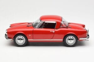 Alfa Romeo Giulietta 1300 Spider Red AUTOart 1:18 70157 Diecast — photo 4 of 8