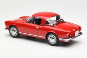Alfa Romeo Giulietta 1300 Spider Red AUTOart 1:18 70157 Diecast — photo 7 of 8