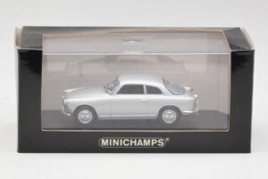 Alfa Romeo Giulietta Sprint Silver Minichamps 1:43 400120400 Diecast — photo 4 of 4