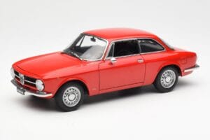 Alfa Romeo GT 1300 Junior LHD Red AUTOart 1:18 70131 Diecast