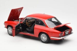 Alfa Romeo GT 1300 Junior LHD Red AUTOart 1:18 70131 Diecast — photo 5 of 8