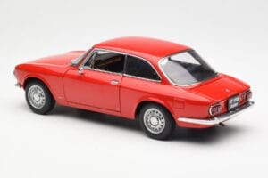 Alfa Romeo GT 1300 Junior LHD Red AUTOart 1:18 70131 Diecast — photo 7 of 8