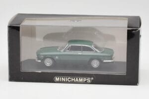 Alfa Romeo Giulia GTA 1300 Junior Green Minichamps 1:43 ALFA010 Diecast — photo 4 of 4