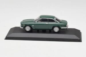 Alfa Romeo Giulia GTA 1300 Junior Green Minichamps 1:43 ALFA010 Diecast