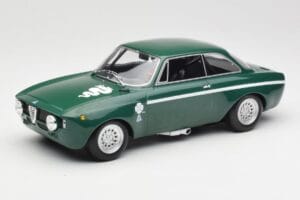 Alfa Romeo GTA 1300 Junior Green Minichamps 1:18 155120022 Diecast