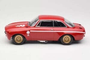 Alfa Romeo GTA 1300 Junior Red Minichamps 1:18 155120020 Diecast — photo 3 of 6