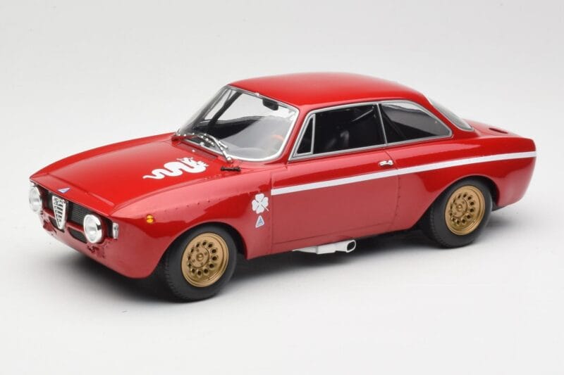 Alfa Romeo GTA 1300 Junior Red Minichamps 1:18 155120020 Diecast