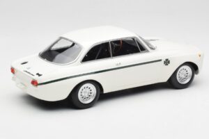 Alfa Romeo GTA 1300 Junior White Minichamps 1:18 155120021 Diecast — photo 2 of 6
