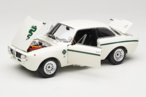 Alfa Romeo GTA 1300 Junior White Minichamps 1:18 100120501 Diecast — photo 2 of 8