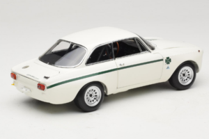 Alfa Romeo GTA 1300 Junior White Minichamps 1:18 100120501 Diecast — photo 3 of 8