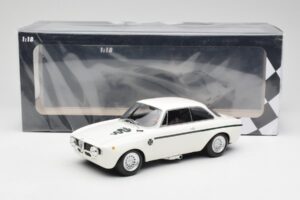 Alfa Romeo GTA 1300 Junior White Minichamps 1:18 155120021 Diecast — photo 6 of 6