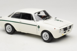 Alfa Romeo GTA 1300 Junior White Minichamps 1:18 100120501 Diecast — photo 6 of 8