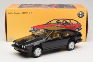 Alfa Romeo GTV6 2.5 Black Laudoracing-Models 1:18 LM110C Diecast — photo 6 of 6