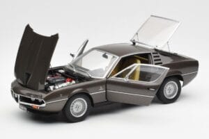 Alfa Romeo Montreal Brown Metallic AUTOart 1:18 70173 Diecast — photo 2 of 8