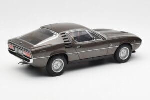 Alfa Romeo Montreal Brown Metallic AUTOart 1:18 70173 Diecast — photo 3 of 8
