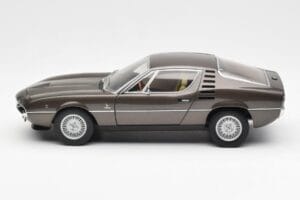 Alfa Romeo Montreal Brown Metallic AUTOart 1:18 70173 Diecast — photo 4 of 8