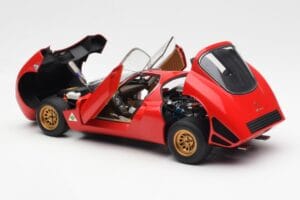 Alfa Romeo 33 Stradale Red AUTOart 1:18 70191 Diecast — photo 5 of 8