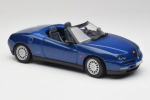 Alfa Romeo Spider 916 Periwinkle Blue Maisto 1:18 50308 Diecast — photo 5 of 7