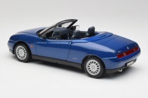 Alfa Romeo Spider 916 Periwinkle Blue Maisto 1:18 50308 Diecast — photo 6 of 7