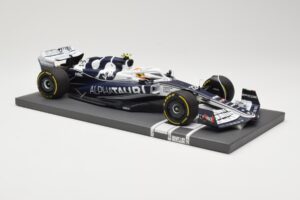 AlphaTauri AT03 #22 Y. Tsunoda Bahrain GP 2022 Minichamps 1:18 117220122 Diecast — photo 4 of 6