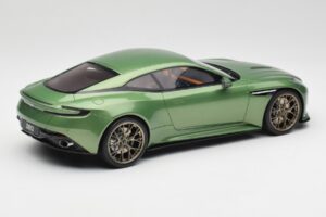 Aston Martin DB12 Green GT Spirit 1:18 GT466 Resin — photo 2 of 5