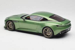 Aston Martin DB12 Green GT Spirit 1:18 GT466 Resin — photo 4 of 5