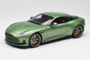 Aston Martin DB12 Green GT Spirit 1:18 GT466 Resin