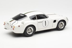 Aston Martin DB4 GT Zagato #1 24 Hours of Le Mans 1961 CMC 1:18 M-139 Diecast — photo 2 of 6
