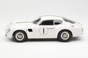 Aston Martin DB4 GT Zagato #1 24 Hours of Le Mans 1961 CMC 1:18 M-139 Diecast — photo 3 of 6