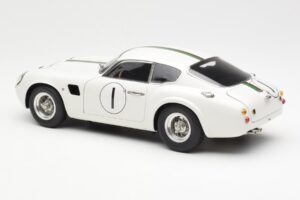 Aston Martin DB4 GT Zagato #1 24 Hours of Le Mans 1961 CMC 1:18 M-139 Diecast — photo 5 of 6