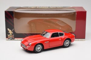 Aston Martin DB4 GT Zagato Red Road Signature 1:18 92728 Diecast — photo 8 of 8