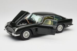 Aston Martin DB5 California Sage Chrono 1:18 H1001 Diecast — photo 2 of 8