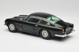 Aston Martin DB5 California Sage Chrono 1:18 H1001 Diecast — photo 7 of 8