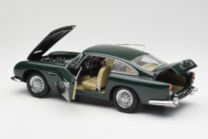 Aston Martin DB5 RHD Green AUTOart 1:18 70024 Diecast — photo 5 of 8