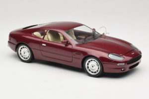 Aston Martin DB7 Red Guiloy 1:18 67550 Diecast — photo 6 of 8