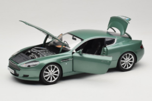 Aston Martin DB9 Green Minichamps 1:18 150137322 Diecast — photo 2 of 8