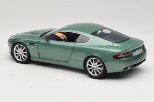 Aston Martin DB9 Green Minichamps 1:18 150137322 Diecast — photo 7 of 8