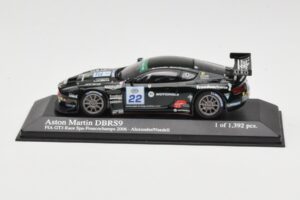 Aston Martin DBRS9 #22 Barwell Motorsport A. Needell FIA GT3 European Championship Spa 2006 Minichamps 1:43 400061322 Diecast