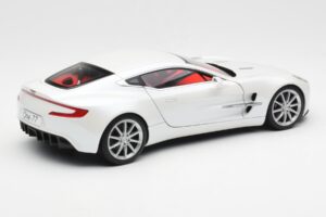 Aston Martin One-77 Morning Frost White AUTOart 1:18 70244 Diecast — photo 3 of 8