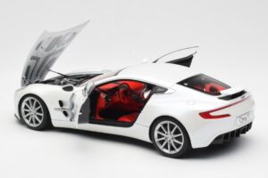 Aston Martin One-77 Morning Frost White AUTOart 1:18 70244 Diecast — photo 5 of 8