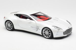 Aston Martin One-77 Morning Frost White AUTOart 1:18 70244 Diecast — photo 6 of 8