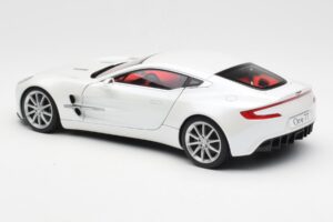 Aston Martin One-77 Morning Frost White AUTOart 1:18 70244 Diecast — photo 7 of 8