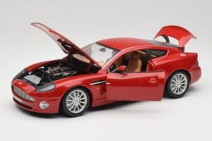 Aston Martin V12 Vanquish Red Bburago 1:18 34063 Diecast — photo 2 of 8